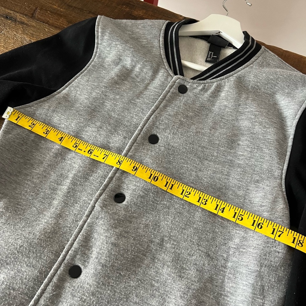 H&M - Lightweight Varsity Style Jacket - Picture 3 of 3